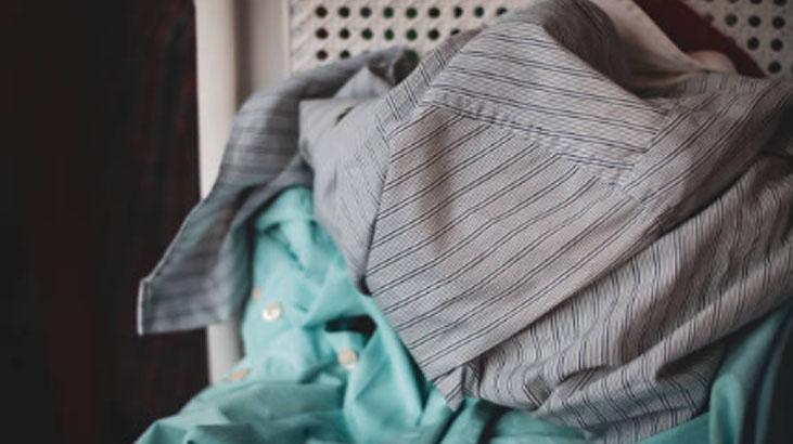 Kıyafetleri makineden ütülü gibi çıkartan tüyo Pisse kırıştırıyor, boşluk şart