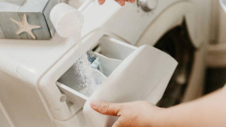 Kıyafetleri makineden ütülü gibi çıkartan tüyo Pisse kırıştırıyor, boşluk şart