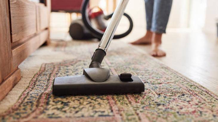 Çekiş gücü biten süpürgeye fırça yeter Bir avuç kir çıkacak, vakumluyor