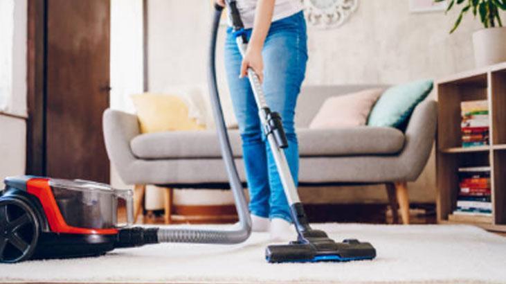 Çekiş gücü biten süpürgeye fırça yeter Bir avuç kir çıkacak, vakumluyor