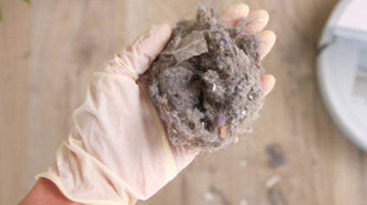 Çekiş gücü biten süpürgeye fırça yeter Bir avuç kir çıkacak, vakumluyor