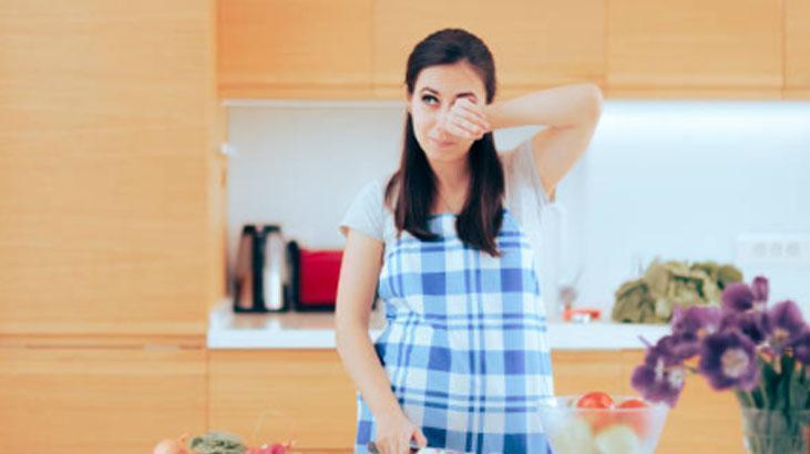 Gözlerden tek damla yaş akmayacak Soğan doğrarken bıçağa azıcık sürün