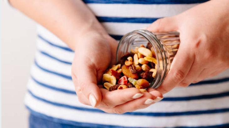 Uzak Şehirin Alyası Sinem Ünsal zayıflık sırrını verdi 20 yıldır ağzına sürmüyor