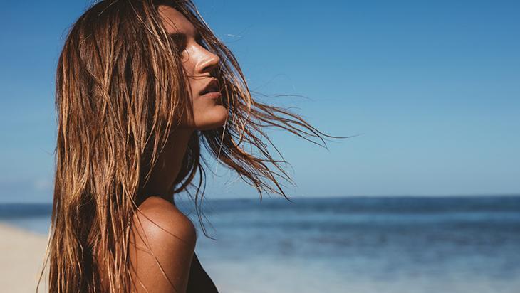 Saçlarınız yaza hazır mı Ferahlatan formül çok basit, maşasız da olur