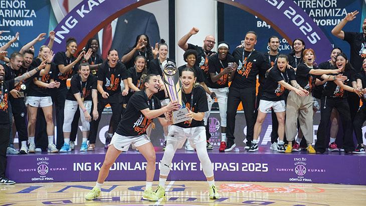 ÇBK Mersinin şampiyonluk kutlamasından kareler