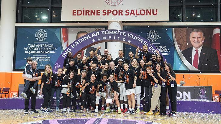 ÇBK Mersinin şampiyonluk kutlamasından kareler