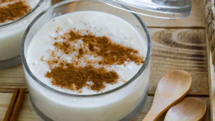 KIVAMI ŞAŞMAYAN SÜTLAÇ TARİFİ