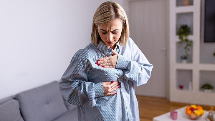 1- Meme kanseri sadece ileri yaşta görülür.