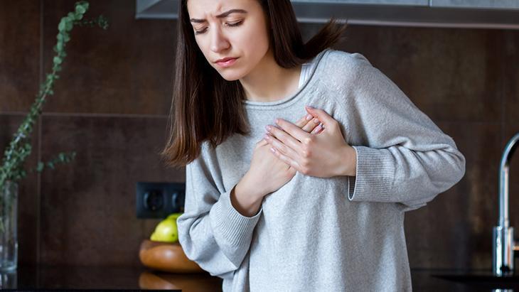 7- Meme kanseri ameliyatı kanserin yayılmasına neden olur.