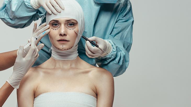 Dış görünüşe dayalı bir özgüven gençlik takıntısını beraberinde getiriyor