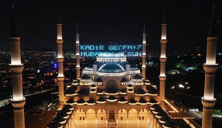 KADİR GECESİ DUASI 🤲 KADİR GECESİNDE hangi dualar okunur Kadir gecesinde okunacak dualar, sureler ve ayetler (Kadir Suresi, Tebareke, Amme, İnşirah Suresi) KADİR GECESİ DUASI 🤲 KADİR GECESİNDE hangi dualar okunur Kadir gecesinde okunacak dualar, sureler ve ayetler (Kadir Suresi, Tebareke, Amme, İnşirah Suresi)