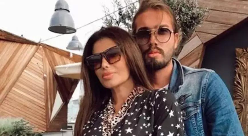 Haticenin sevgilisi Ali Kemal Sarıdan evlilik açıklaması Canlı yayında konuştu Haticenin sevgilisi Ali Kemal Sarıdan evlilik açıklaması Canlı yayında konuştu