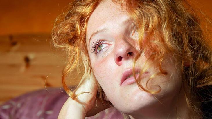 Ağlamaktan şişen gözler anında sönecek İyi hissettiren kafein devrede