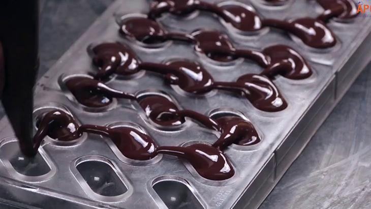 ŞEKERSİZ ÇİKOLATA NEDEN TERCİH EDİLMELİ