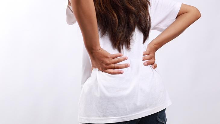 1- Bel çekme ve sert masaj fıtığı iyileştirir: YANLIŞ