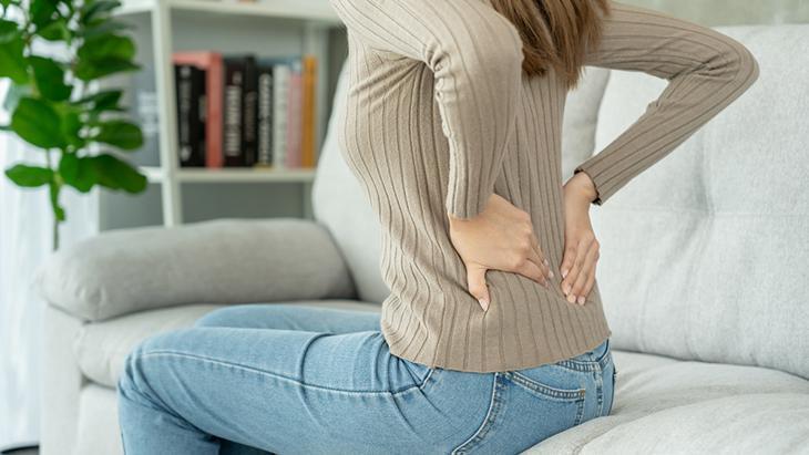 4- Bel fıtığı sadece ileri yaşlarda görülür: YANLIŞ