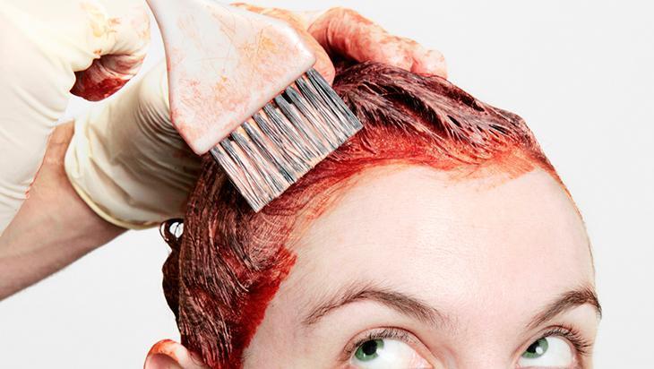 Boyadan yıpranan saçları toparlıyor Rengi capcanlı olacak, protein kullanın