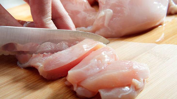 Tavuğun beyaz çizgileri varsa atmayın Sebebi bozulma değil, yağmış