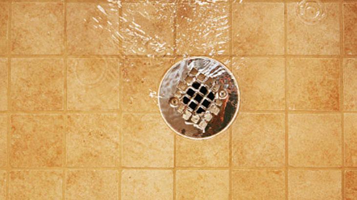 Tıkanan gidere tesisatçı çağırmayın Çaresi buzdolabında saklıymış, herkeste var