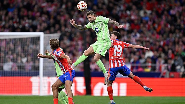 Atletico Madrid - Barcelona maçından kareler