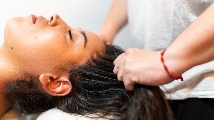 Saça masaj olur mu demeyin Dökülmeye birebir, kaşıntı da bırakmıyor