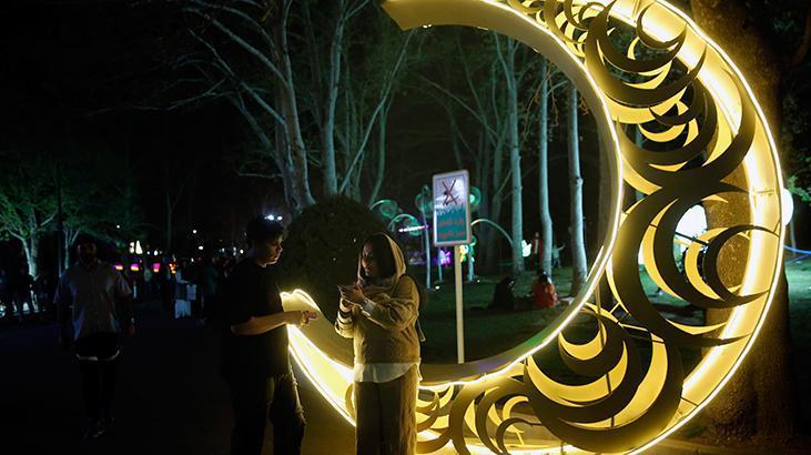 İran’ın başkenti Tahran’da “Işık Festivali” düzenlendi