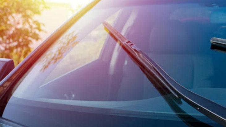 Dikiz aynasındaki su lekesine elma sürün Deneyen memnun, sonuç inanılmaz