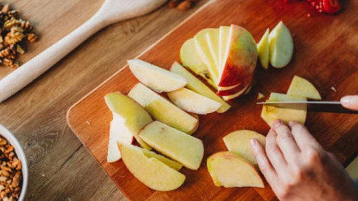 Dikiz aynasındaki su lekesine elma sürün Deneyen memnun, sonuç inanılmaz