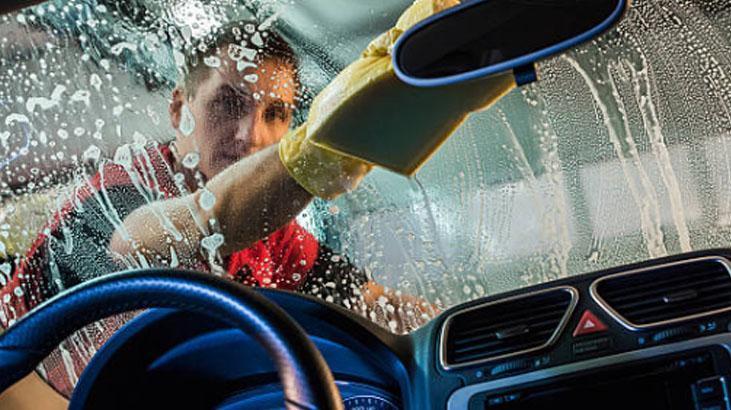 Dikiz aynasındaki su lekesine elma sürün Deneyen memnun, sonuç inanılmaz