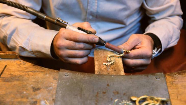 RENGİ SOLMUŞ ALTIN NASIL PARLATILIR