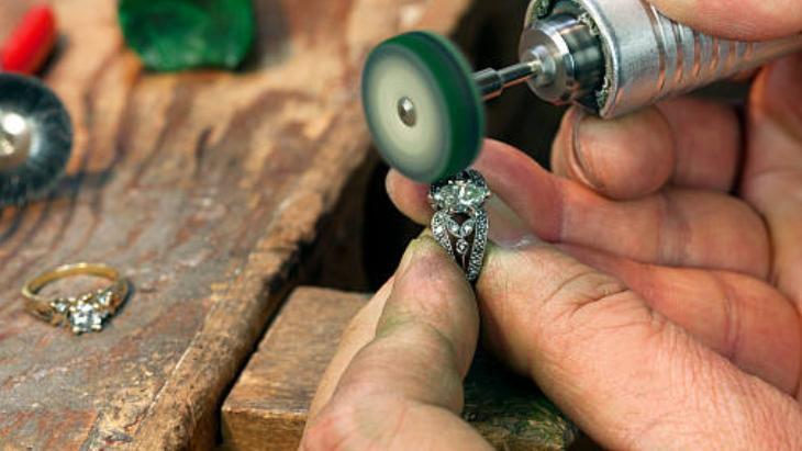 ALTIN TEMİZLERKEN NELERE DİKKAT EDİLMELİDİR