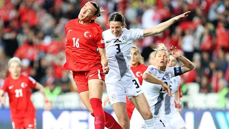 Türkiye - Slovenya maçından kareler