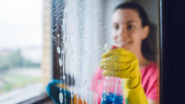 Duşakabin, pencere, cam fark etmez Kurumuş kirece çare: Portakal yağı