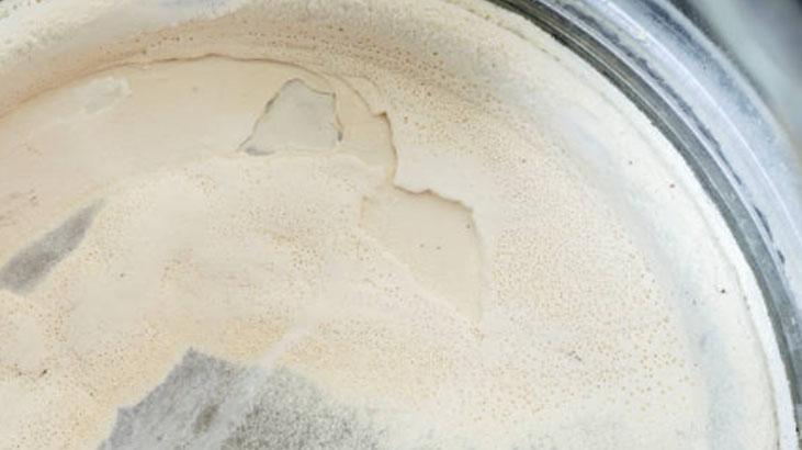 Cam bardaktaki kireç lekesi nasıl çıkar