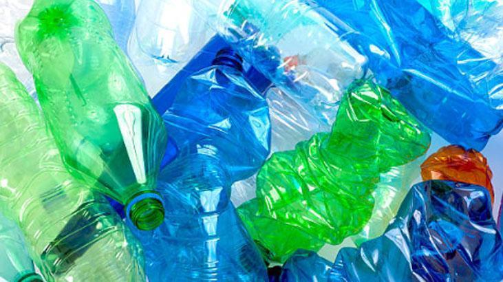 Pet şişeyle sarma sarmak artık çok kolay Yaprağı ucuna koyun, kendiliğinden oluyor