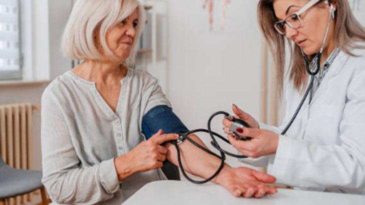 Tansiyonu hep yanlış ölçmüş olabilirsiniz Sol kol mühim değil, bu hataya dikkat