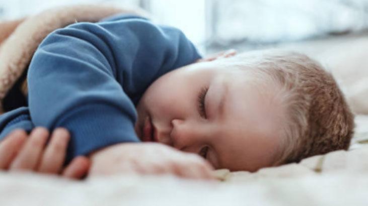 Bebeklere doğru uyku alışkanlığı kazandırmak için ne yapabiliriz
