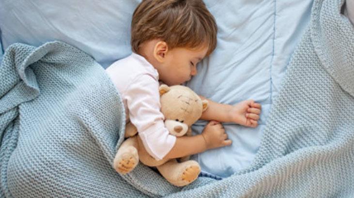 Bebeklere doğru uyku alışkanlığı kazandırmak için ne yapabiliriz