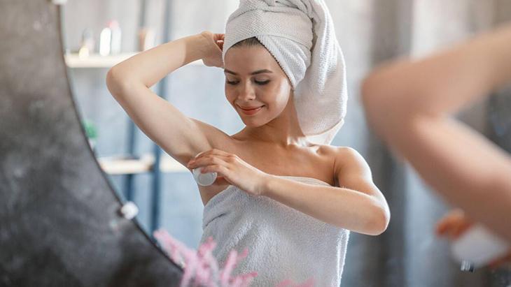 Deodorant için en uygun zaman Kalıcığını artırıyor, alüminyum içermesi gerekiyor Deodorant için en uygun zaman Kalıcığını artırıyor, alüminyum içermesi gerekiyor