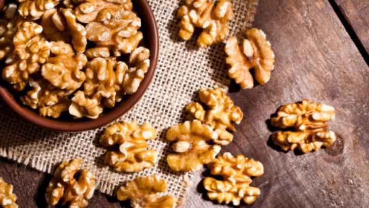 FIRINDA CEVİZ KAVURMA