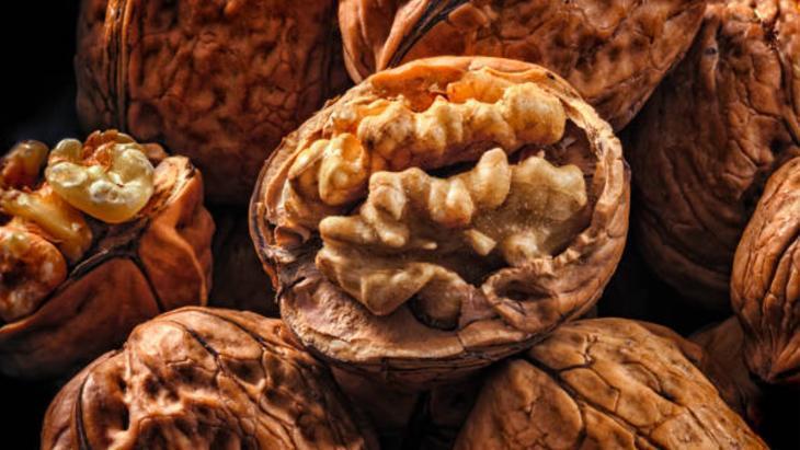 Yakmadan kavurun Cevizin en çıtır haline son 12 dakika: Yarım çay kaşığı yeter