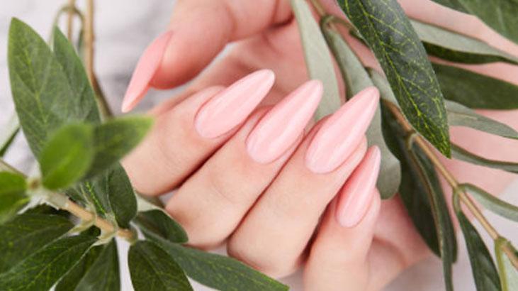 Protez tırnağı aratmıyor Manikürcüye para dökmeye son, sticker devrede