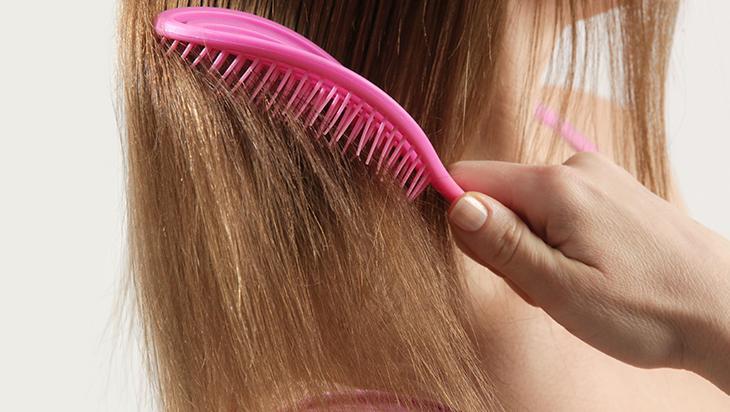 Kırılma yok, dökülme az Rapunzel gibi saçların sırrı bu tarama tekniğindeymiş