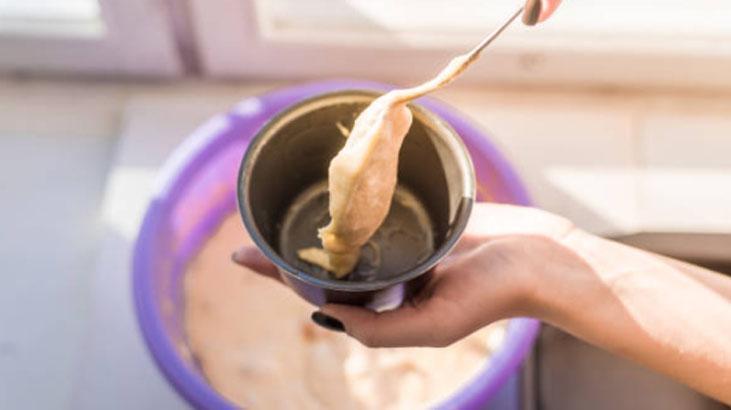 Ne mikser ne fırın Bu ıslak kek tencerede pişiyor, ağızda dağılan tarif