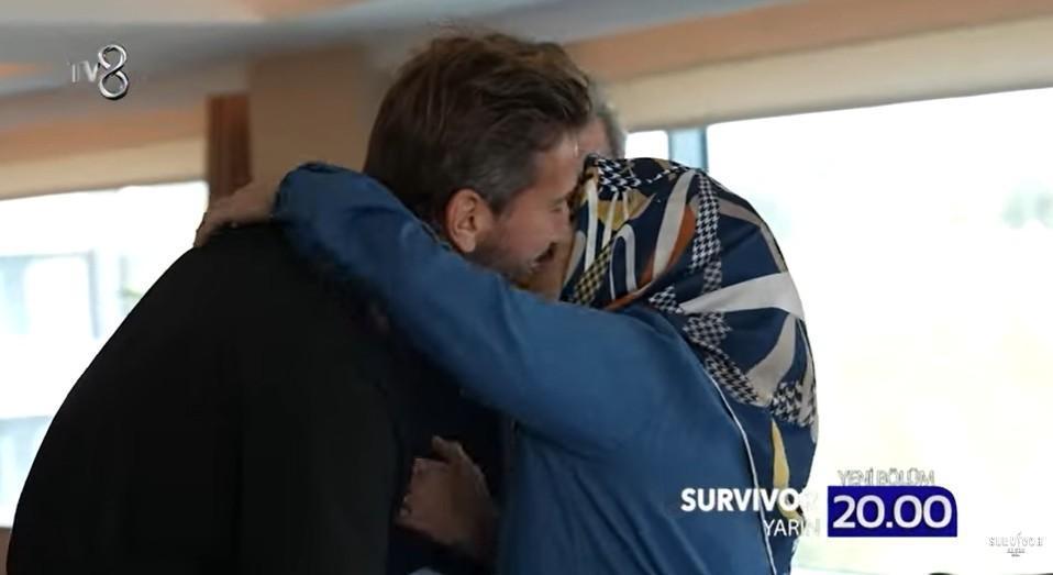 Survivor yarışmacıları İstanbulda aileleriyle buluştu, gözyaşları sel oldu Survivor yarışmacıları İstanbulda aileleriyle buluştu, gözyaşları sel oldu