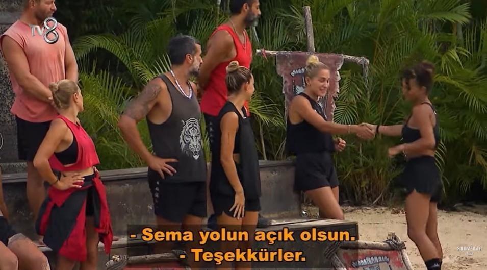 Survivor Pınar Saka adaya veda etti Düello oyununda Sema Aydemirden alkışlanacak hareket