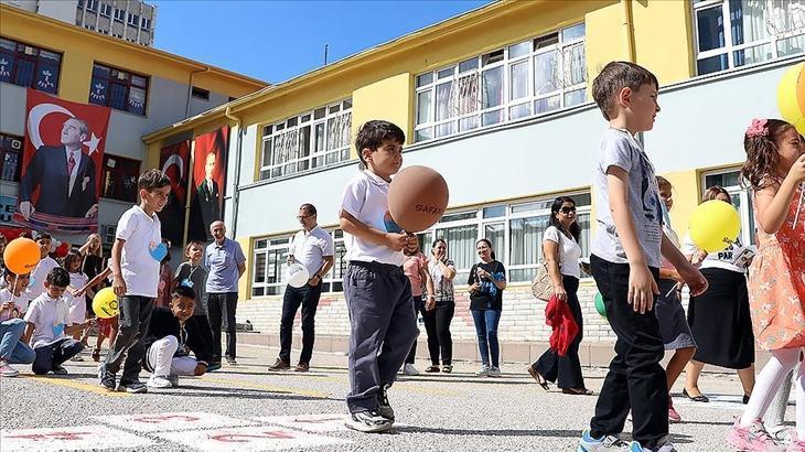 İSTANBULDA 28 NİSAN PAZARTESİ OKULLAR TATİL Mİ