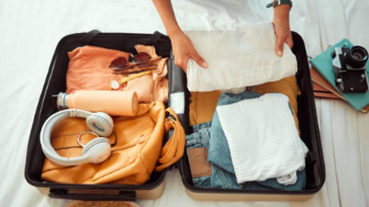 Tatilin kiri eve girmesin Tüyosu yapışkanlı roll-on, bu taktik bavulu yeniliyor Tatilin kiri eve girmesin Tüyosu yapışkanlı roll-on, bu taktik bavulu yeniliyor