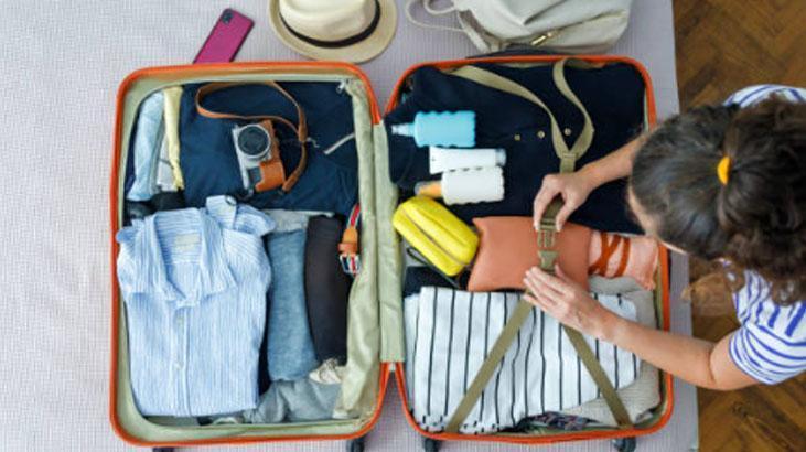 Tatilin kiri eve girmesin Tüyosu yapışkanlı roll-on, bu taktik bavulu yeniliyor Tatilin kiri eve girmesin Tüyosu yapışkanlı roll-on, bu taktik bavulu yeniliyor