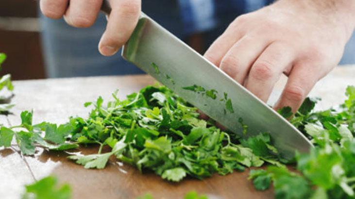 Maydanozu 1 ay dipdiri tutan taktik Karbonat dökün, sonucu görün